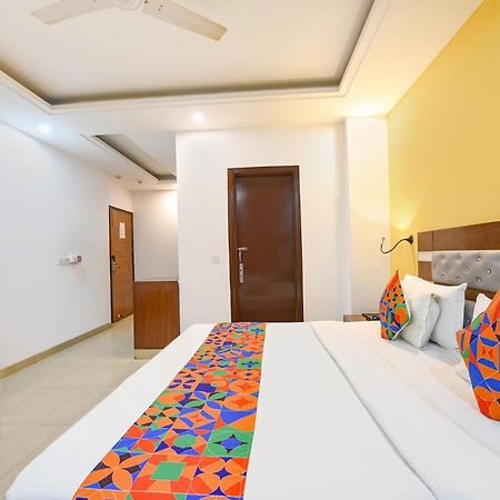 Fabhotel The Kings Plaza New Delhi Exterior photo