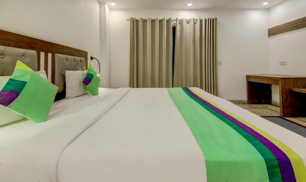 Fabhotel The Kings Plaza New Delhi Exterior photo