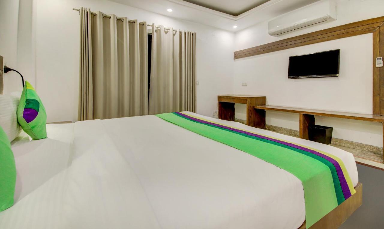 Fabhotel The Kings Plaza New Delhi Exterior photo