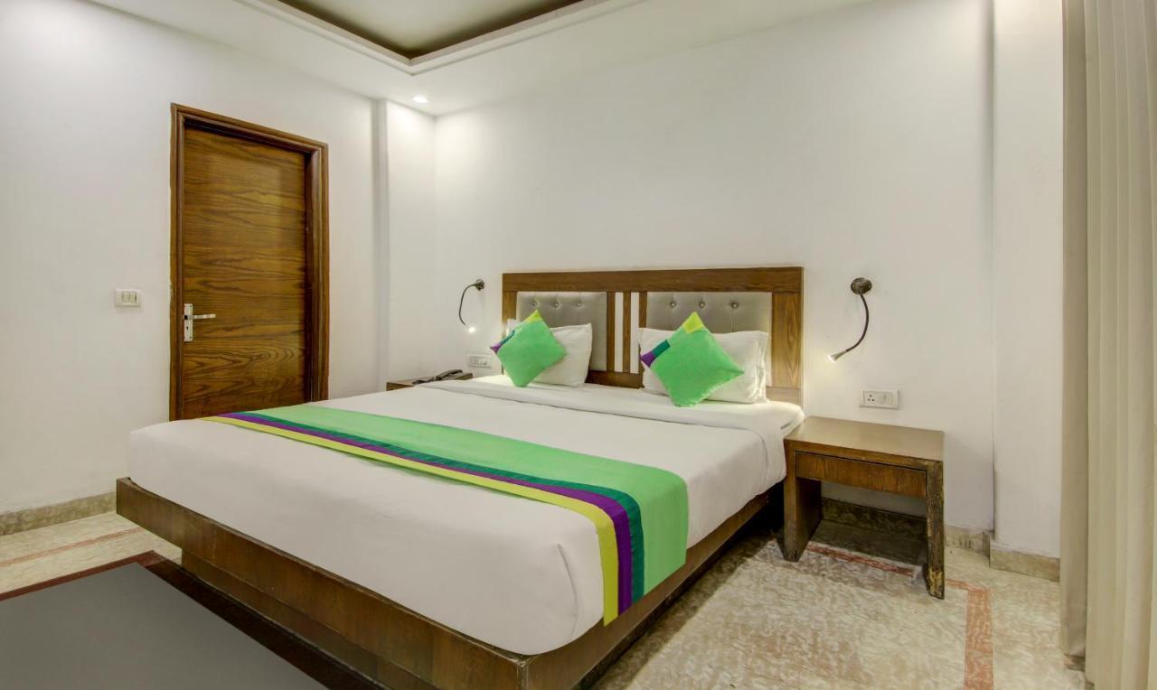Fabhotel The Kings Plaza New Delhi Exterior photo