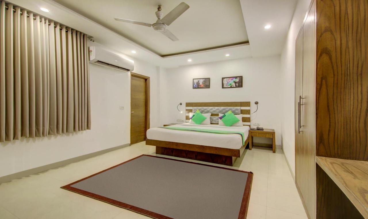 Fabhotel The Kings Plaza New Delhi Exterior photo