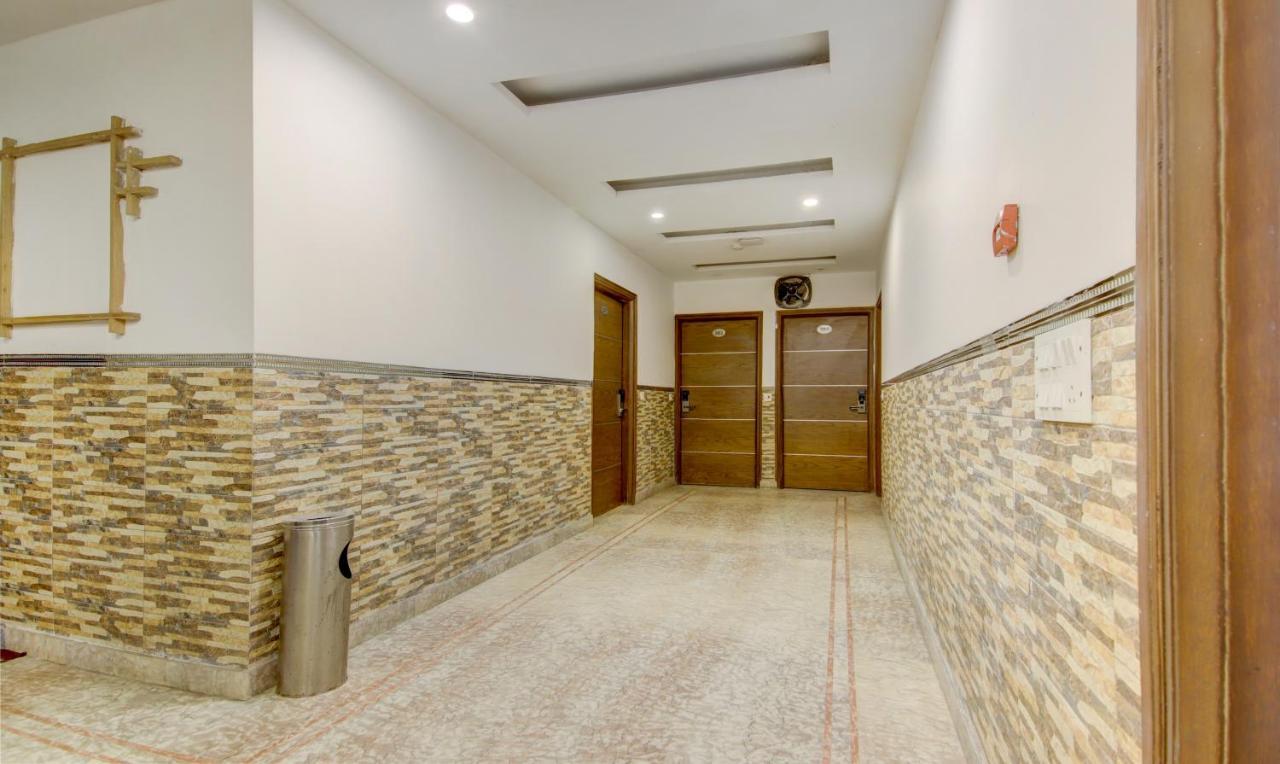 Fabhotel The Kings Plaza New Delhi Exterior photo