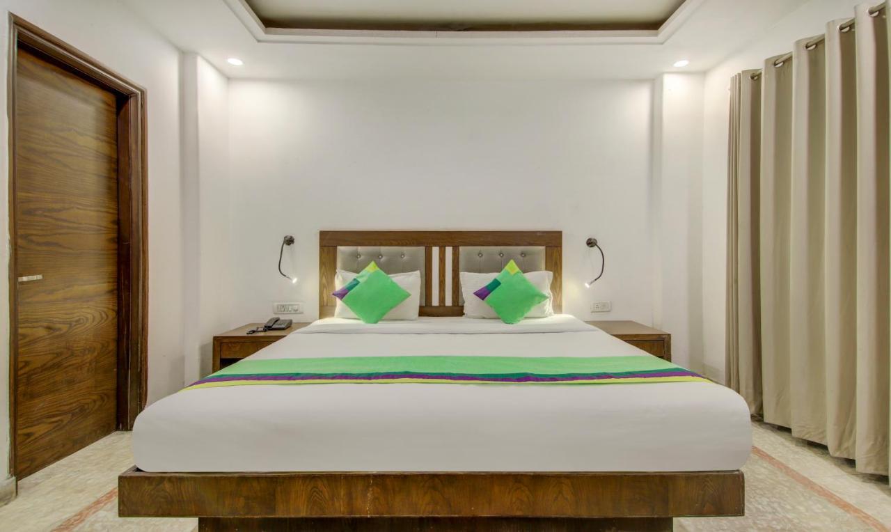 Fabhotel The Kings Plaza New Delhi Exterior photo