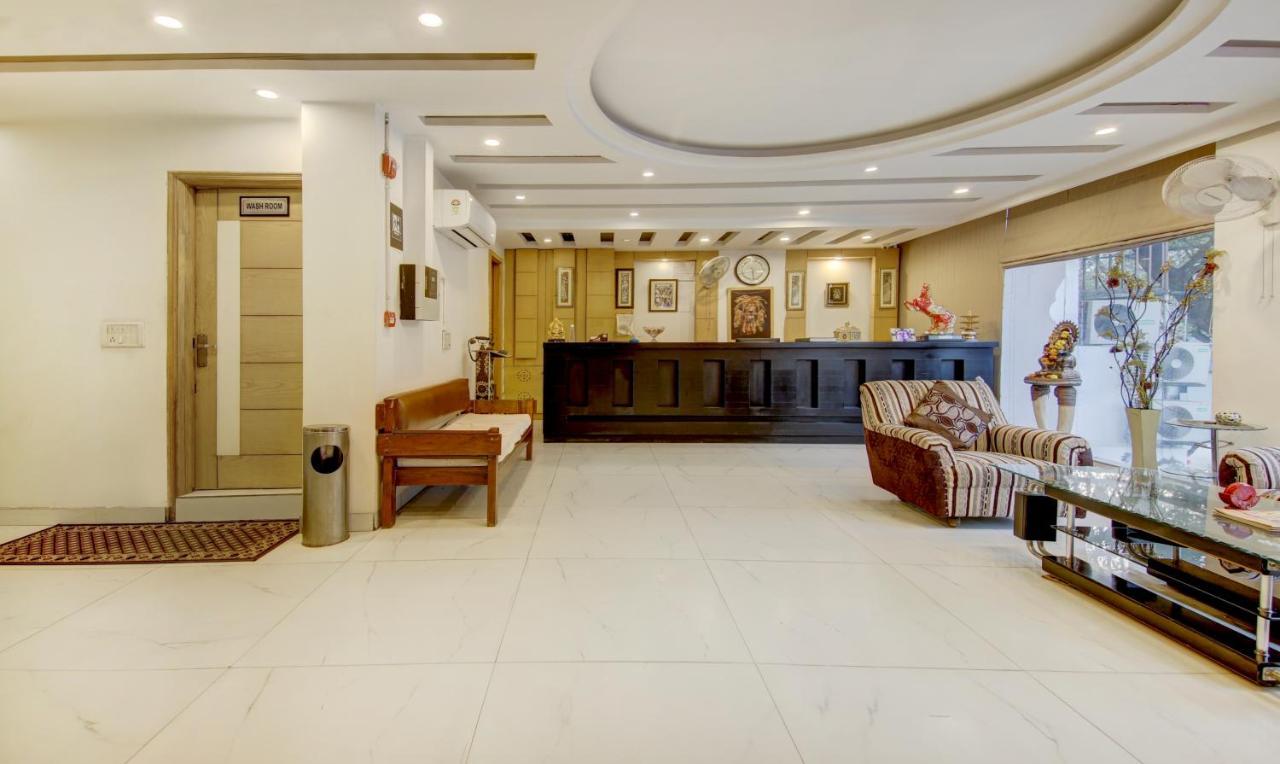 Fabhotel The Kings Plaza New Delhi Exterior photo