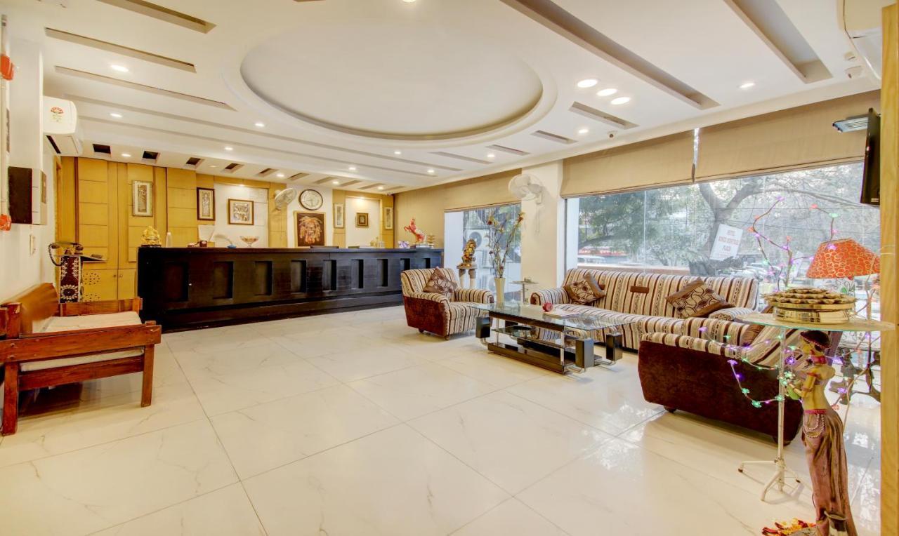 Fabhotel The Kings Plaza New Delhi Exterior photo