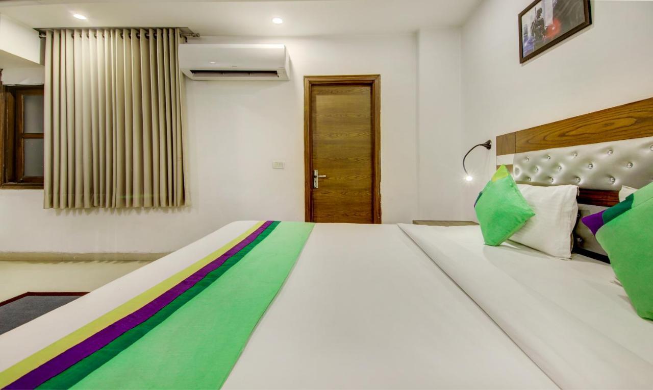 Fabhotel The Kings Plaza New Delhi Exterior photo