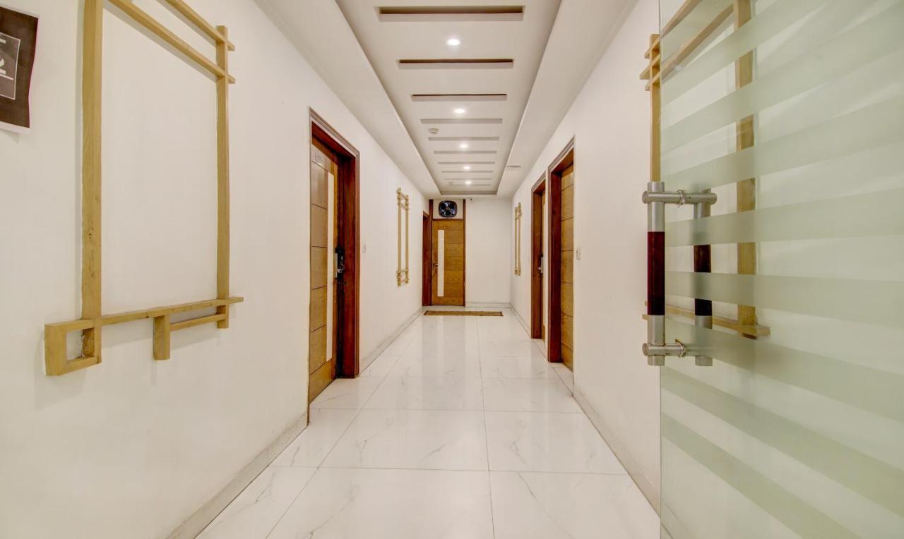 Fabhotel The Kings Plaza New Delhi Exterior photo