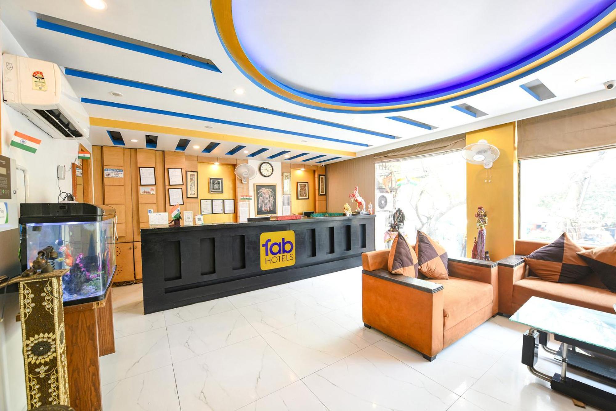 Fabhotel The Kings Plaza New Delhi Exterior photo